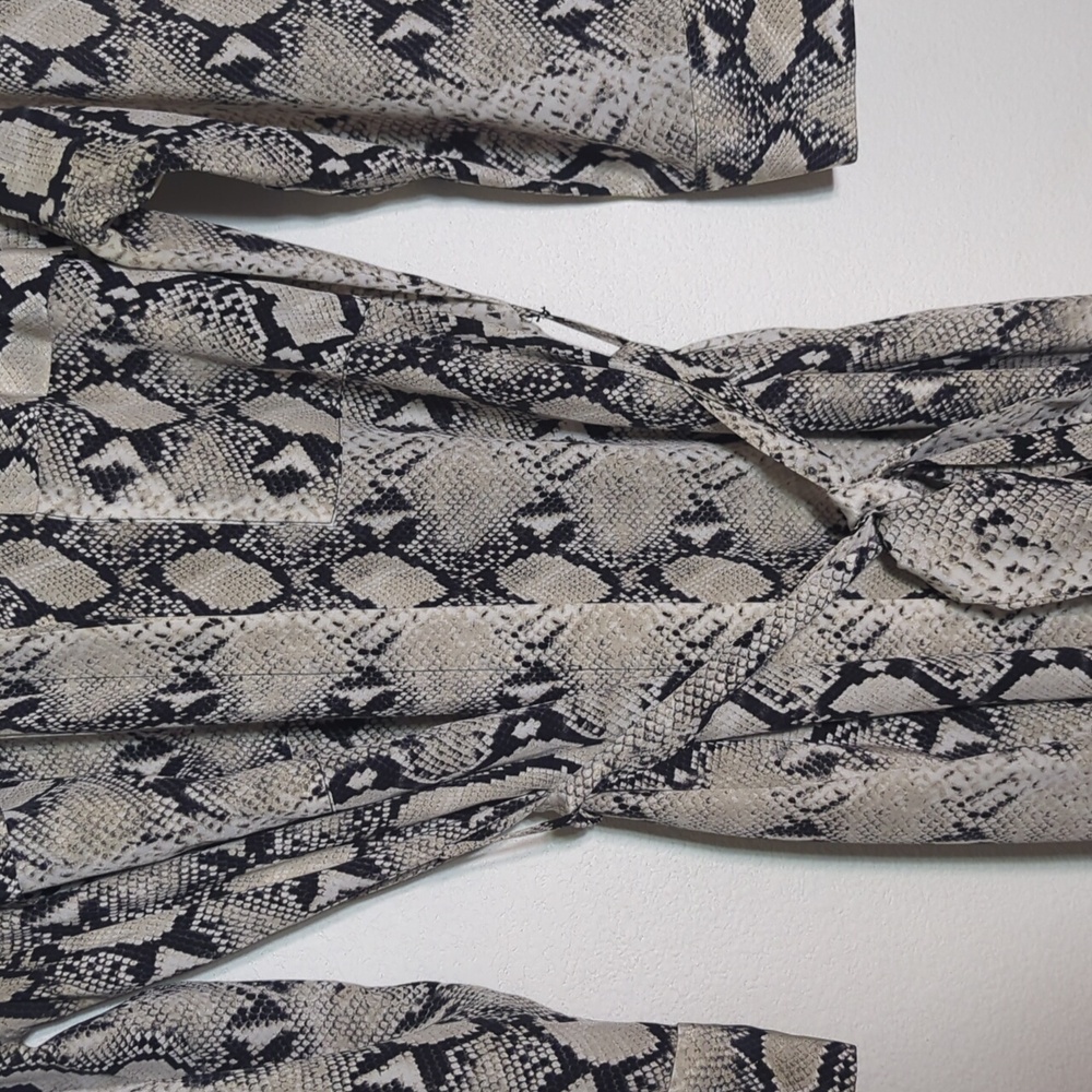 L'Agence Womens Maxi Dress Cameron Shirt 100% Silk Snake Python Print Medium - Picture 9 of 17